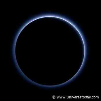 Scientists Watch as a Distant World's Atmosphere Shrinks and Thins