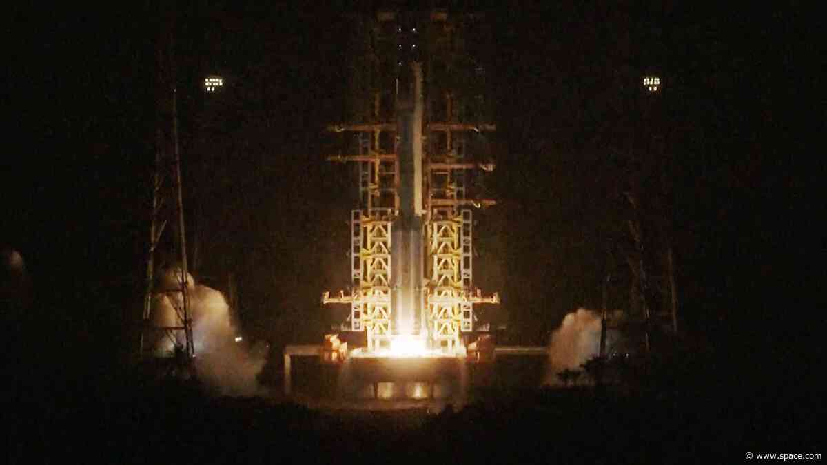 Chinese rocket explodes less than 90 seconds after liftoff