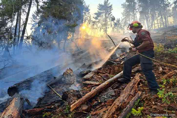 Shifting winds potentially to increase activity on Quilpituk Creek wildfire
