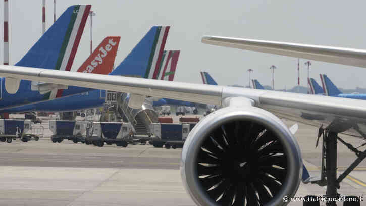 Milano Linate, un’auto di servizio urta un aereo turistico: nessun ferito