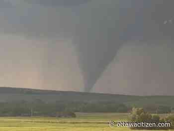 Tornado warning issued for Ottawa area at 5:29 p.m. on Monday, Aug. 10