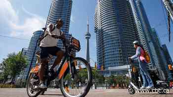 Toronto police cracking down on e-bikes, e-scooters evading laws, regulations