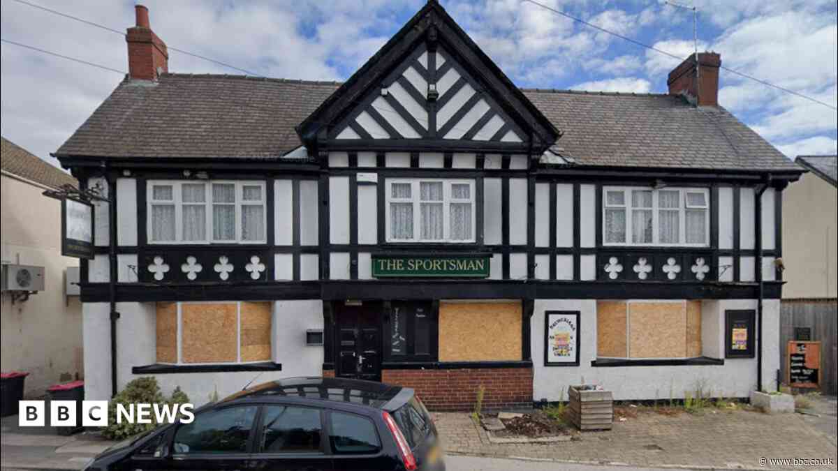 Former pub to become shop despite backlash
