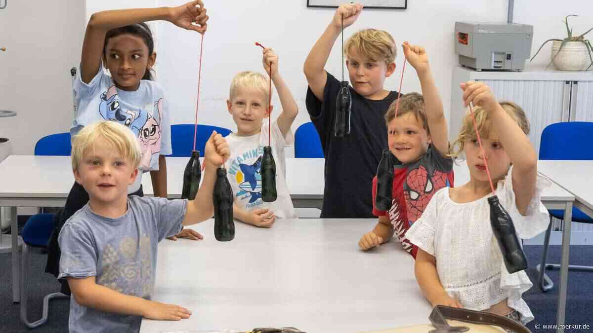 Flasche schwebt schwerelos in der Luft: Kinder lernen ältesten Zaubertrick der Welt