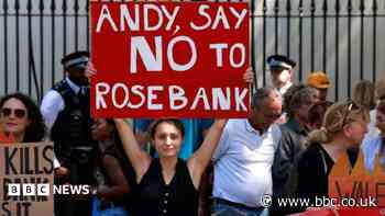 What is happening with the Rosebank and Jackdaw oil and gas fields?