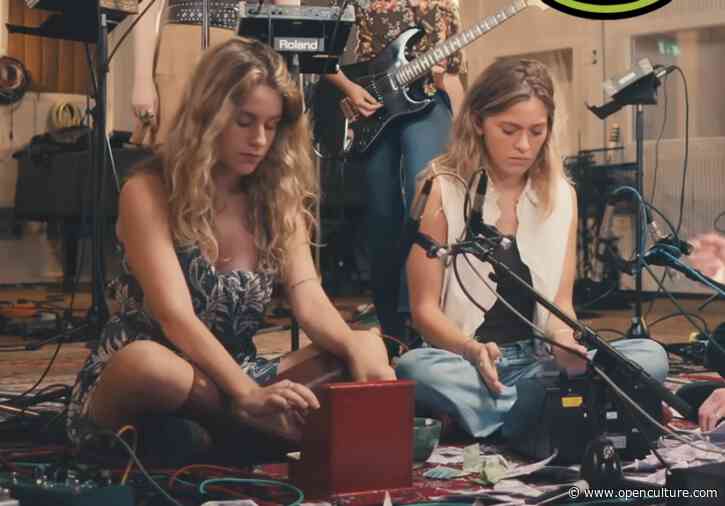 Watch a Band Perform the Sound Effects from Pink Floyd’s “Money,” Using  a Money Counter, Torn Sheets of Paper & More