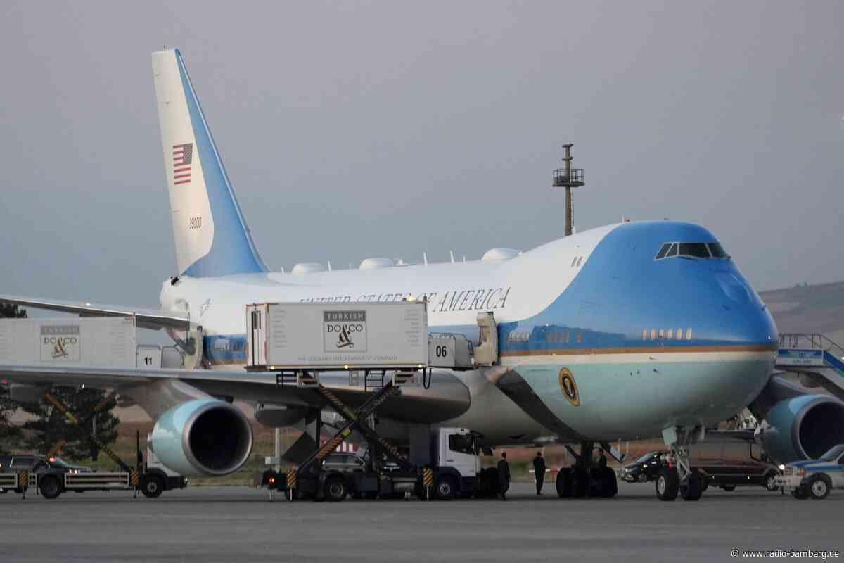 Bericht: Trump heimlich im Catering-Wagen aus Jet geschleust