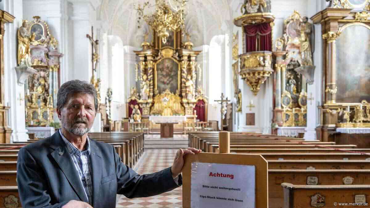 Stuck bricht aus Decke von St. Sixtus – Empore gesperrt