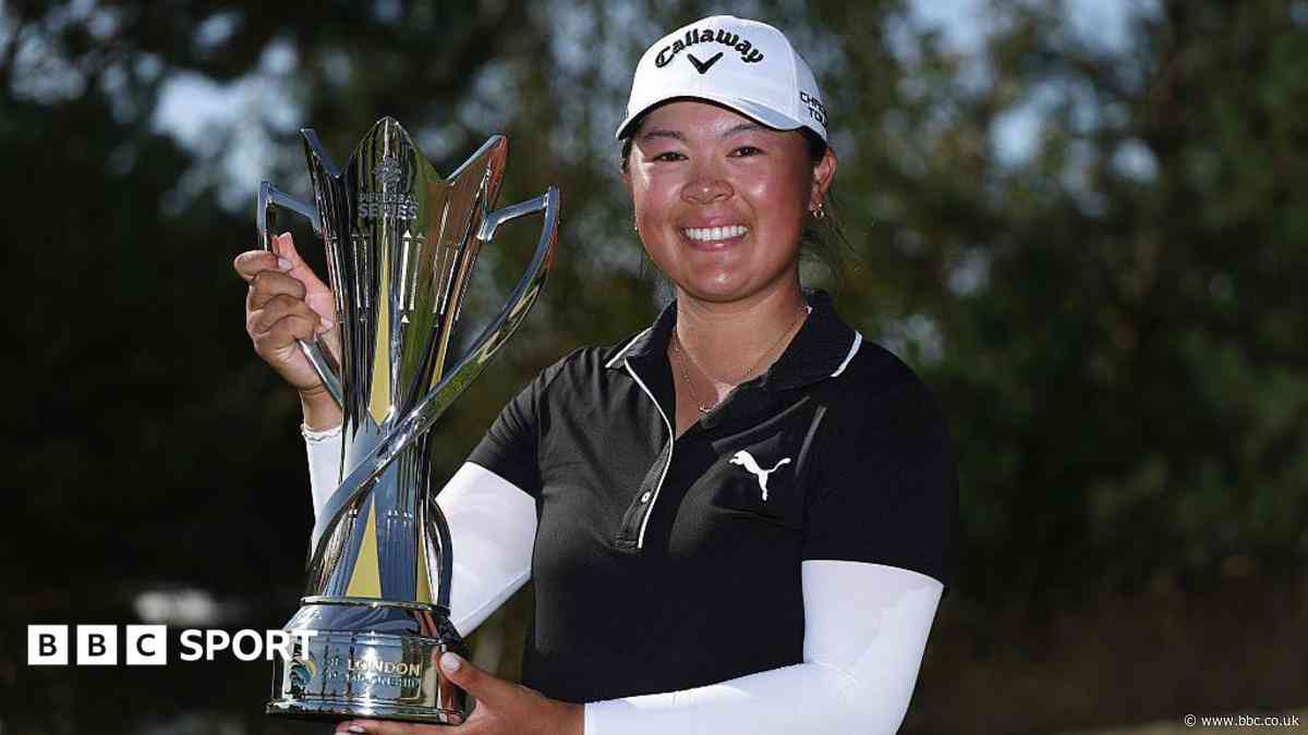 Hull lets late lead slip as Huang, 17, wins again