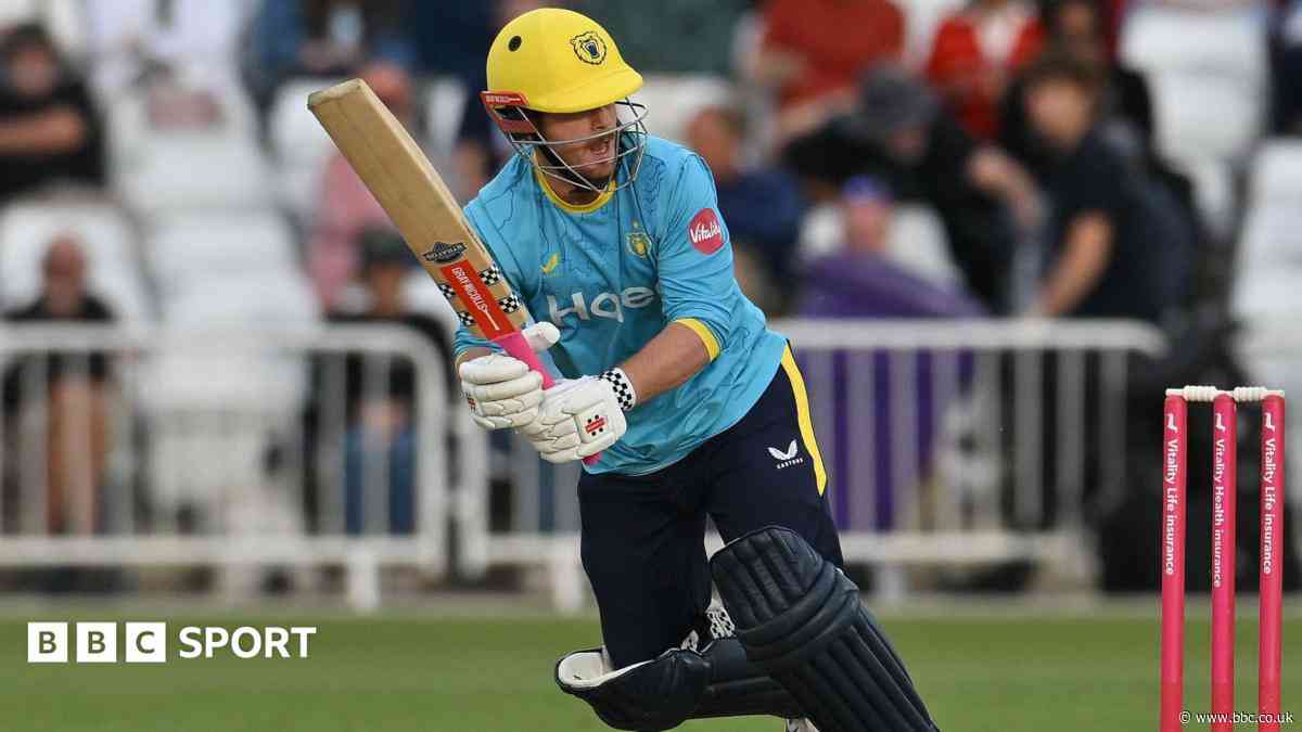 Davies admits he 'owed' runs after Warwickshire win