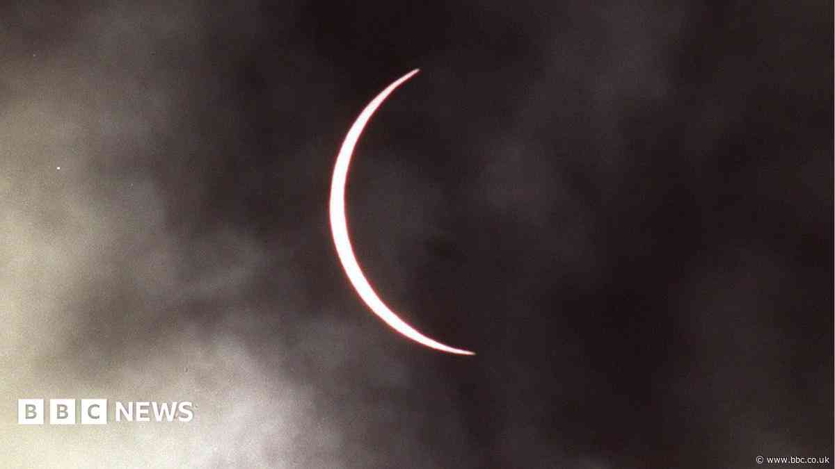 'Day turned into dusk' in 1999 total solar eclipse