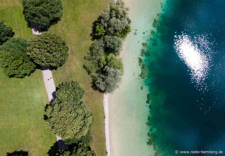 Fische in Not – Feuerwehr befüllt Karpfenweiher