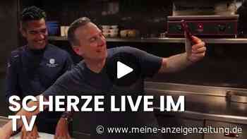 Tim Raue neckt „The Taste“-Kollegen vor laufender Kamera – Sternekoch mit Sinn für Humor