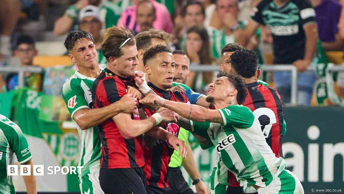 Scott and Antony sent off in pre-season friendly