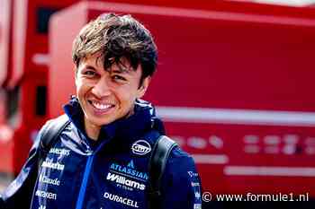 VIDEO: Alex Albon zorgt voor hilariteit met Red Bull-grap: ‘Iedereen is op dit punt ontslagen’