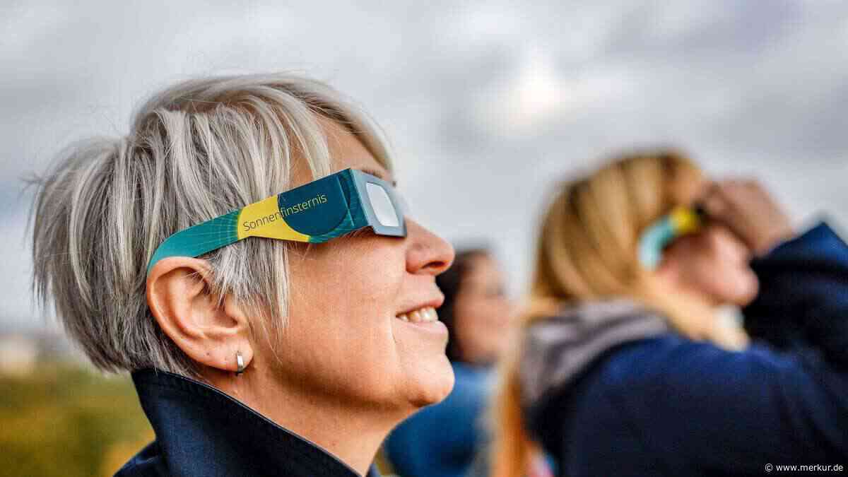 Sie haben noch keine Brille für die Sonnenfinsternis? Die beste Alternative haben Sie bereits in Ihrer Küche