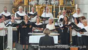 „Hier geht es um Heimat“ – Kirchenchor singt für neue Glocke in Massenhausen