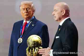 Donald Trump sale en defensa de Infantino: "Sustituirlo sería un terrible error"