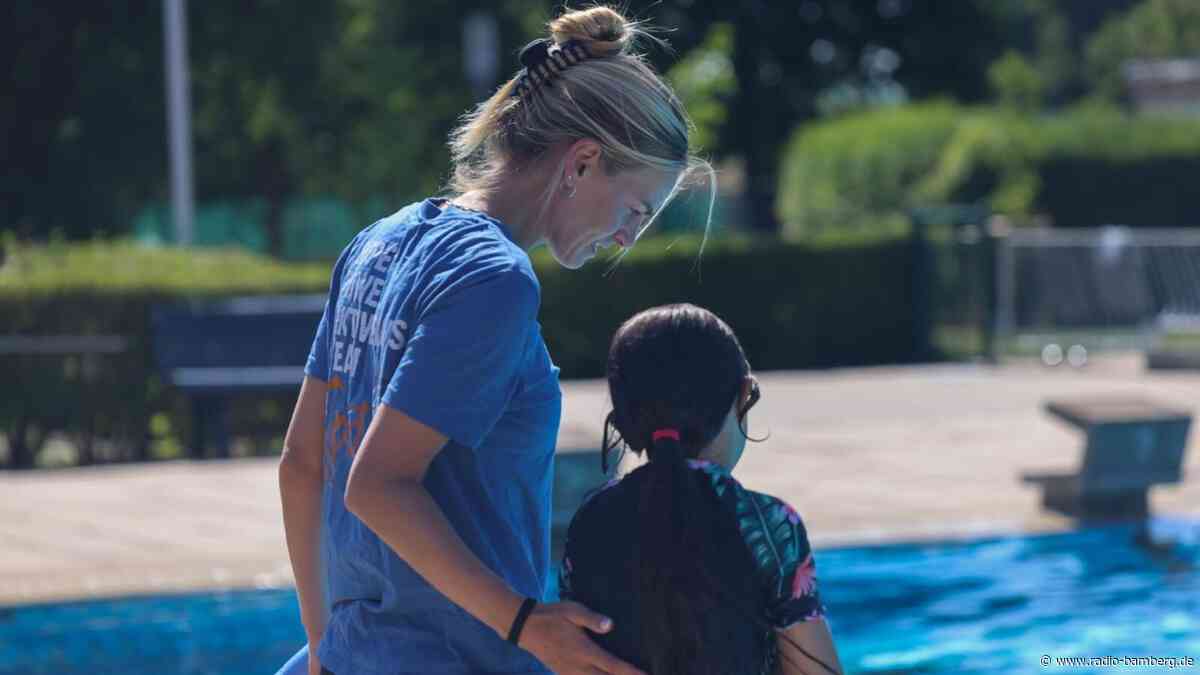Mehr Sicherheit im Wasser: Stiftung baut Schwimmförderung in Bamberg aus