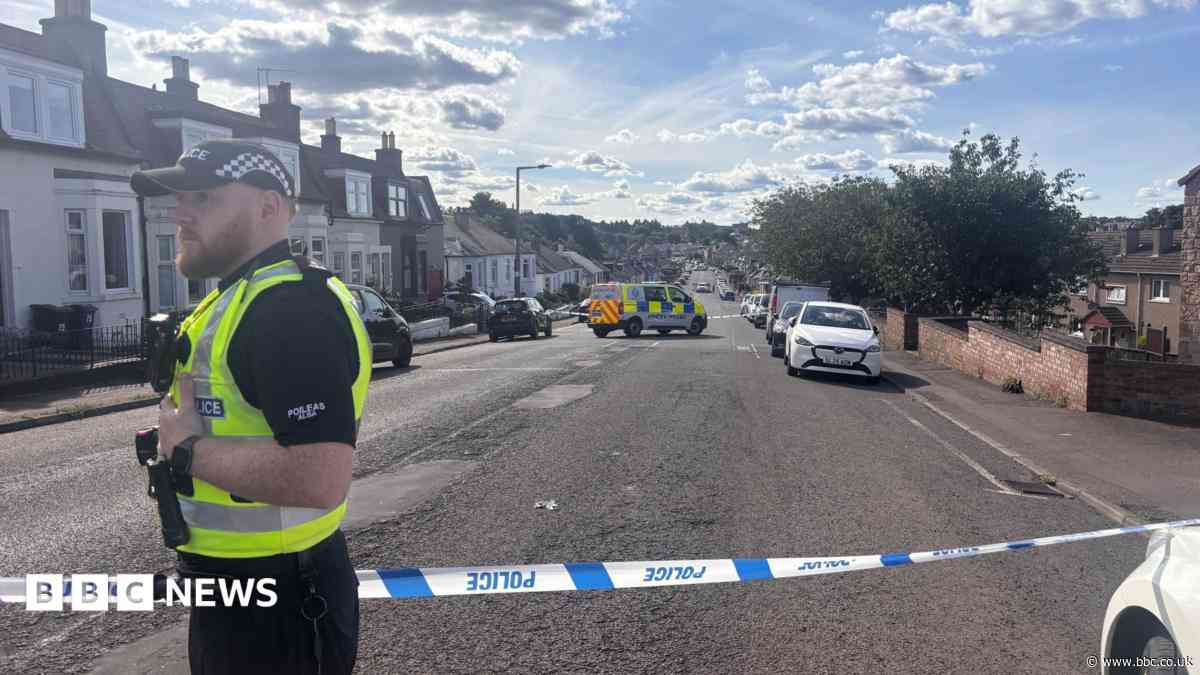 Road reopens after suspicious item made safe in Edinburgh