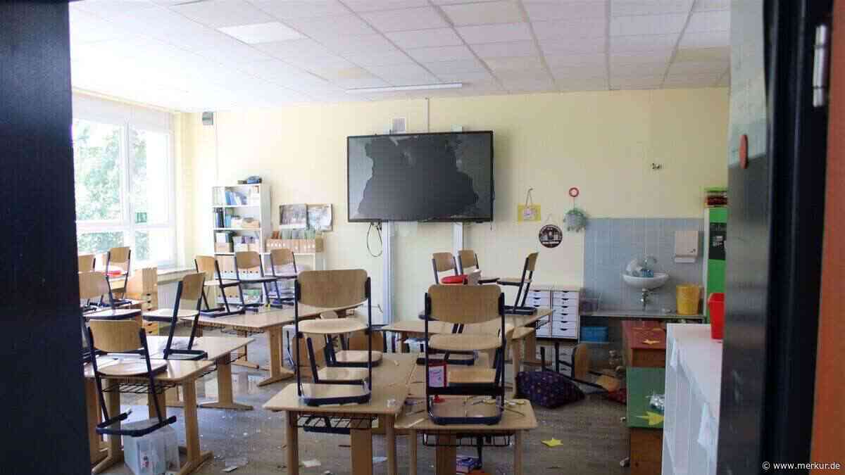 Geflutete Klassenräume, zerstörte Technik: Unbekannte verwüsten Grundschule – sechsstelliger Schaden