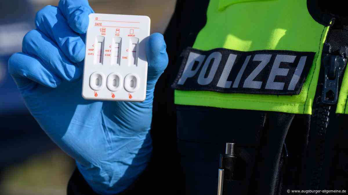 47-Jähriger fährt unter Drogeneinfluss und Kleinkind ohne Gurt