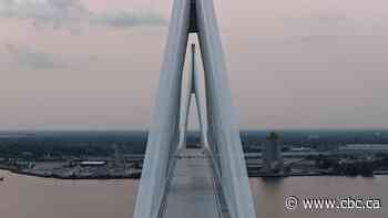 How the Gordie Howe bridge decides whether to close its multi-use pathway in bad weather