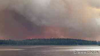 Ontario ministers provide update as northern Ontario wildfires burn