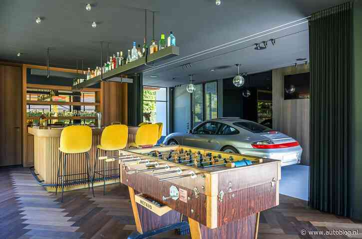 Welke dikke auto zou jij in de mancave van deze villa zetten?