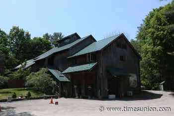 Levon Helm Studios sues Amy Helm over alleged self-dealing, ‘Midnight Ramble’ use