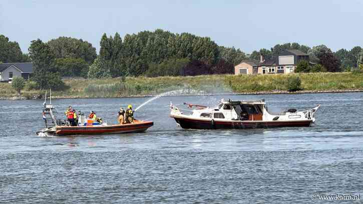 Brand op twee plezierjachten