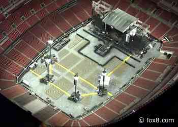 SEE IT: Foo Fighters taking over Huntington Bank Field