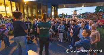 Honderden trekkers in Ommen, Hardenberg en Dalfsen: boeren overhandigen brief met stikstofzorgen