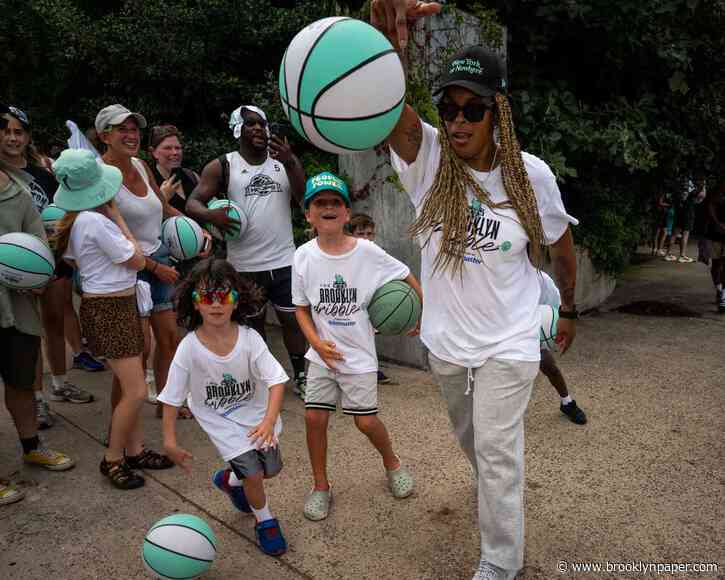 New York Liberty legends, fans celebrate 30 years of WNBA history at Brooklyn Dribble