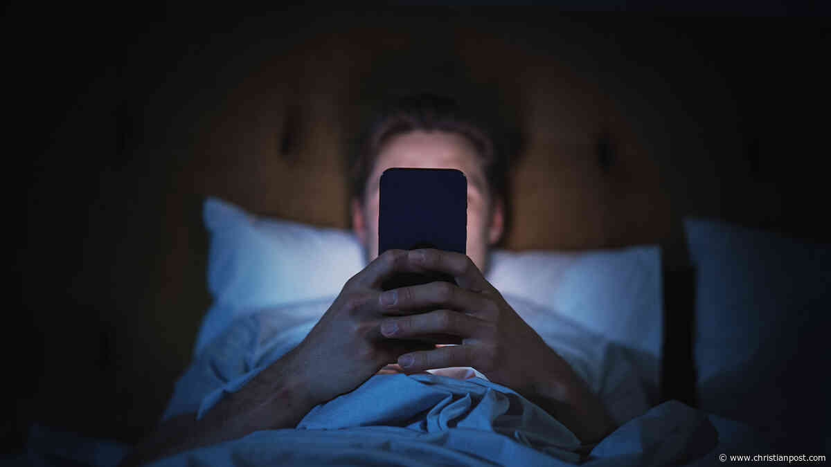 John Piper weighs in on 'doomscrolling,' urges Christians to stop consuming tragedy as entertainment