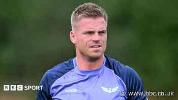 Scarlets sign Wales fly-half Anscombe from Bayonne