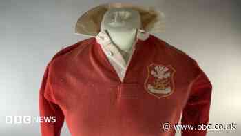 Scarlets rugby jersey from legendary 1972 win over All Blacks to be auctioned
