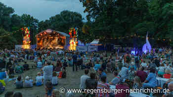 Mehr als 20.000 Besucher feiern im Regensburger Stadtpark