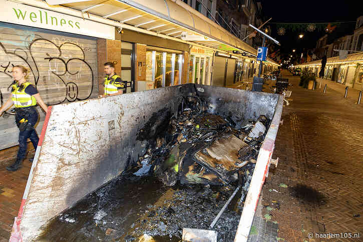 Brand in bouwafvalcontainer in Conjéstraat in Haarlem