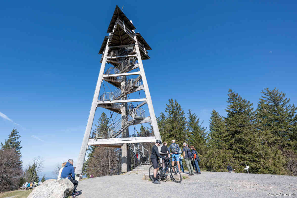 Neue Windrose am Schauinslandturm