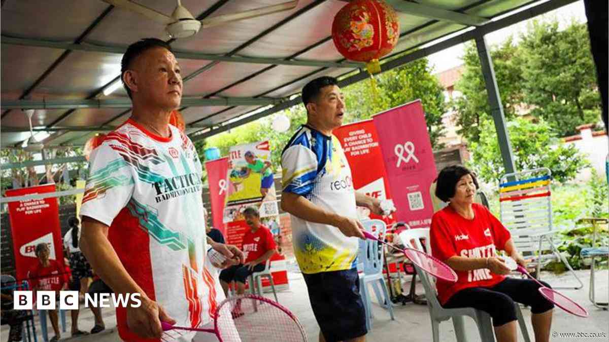 University helps elderly people through badminton
