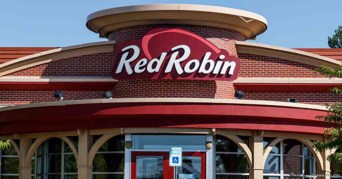 Red Robin hires Whataburger's top marketer as new CMO