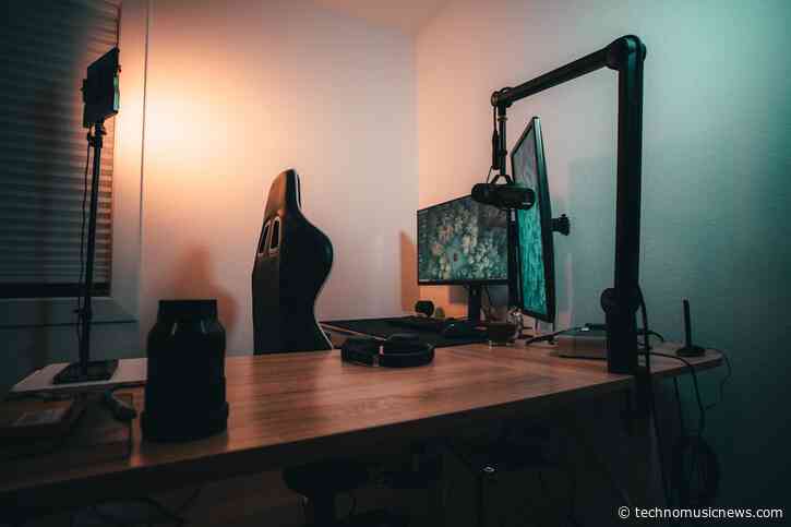 Selecting Safe Ergonomic Studio Desks for Long Mixing