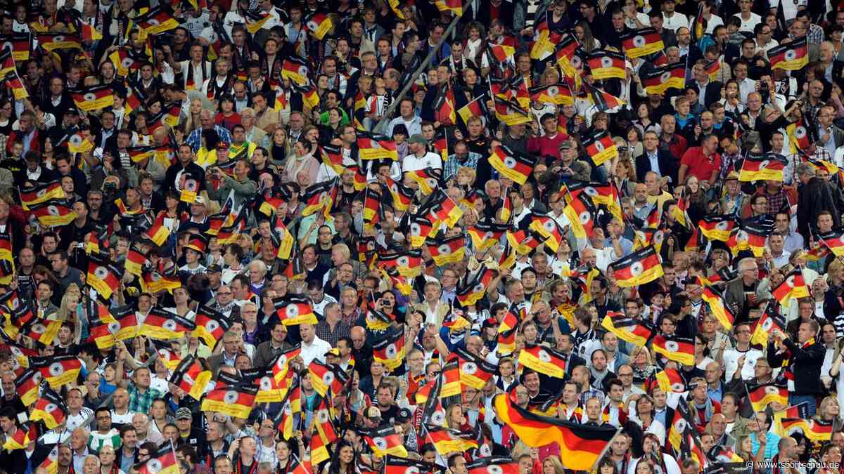 DFB bietet wieder Stehplätze an