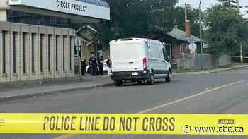 Regina Police investigating after 2 dead bodies found near Elphinstone Street