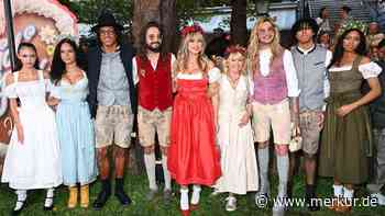 Preise ab 749 Euro: Supermodel-Tochter überrascht zur Wiesn 2026 mit eigener Dirndl-Kollektion
