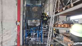 Rauch in Produktionshalle: Großer Feuerwehreinsatz bei Maschinenbaufirma in Echsheim