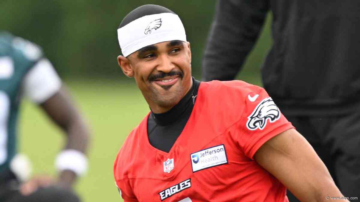 Carter on Hurts' increased speed: 'Like a movie'