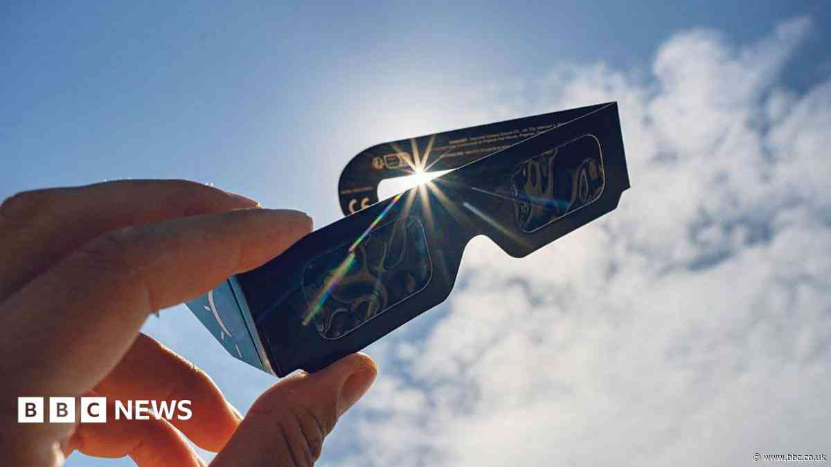 Eclipse chasers scramble for glasses as stocks run low