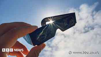 Eclipse chasers scramble for glasses as stocks run low